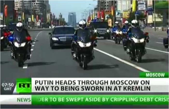 Đoàn xe hộ tống ông Putin đã xuất hiện, an ninh đang được đảm bảo